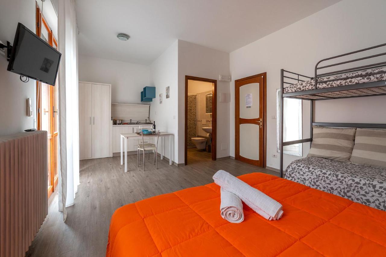B&B Villa Montreux Ріміні Екстер'єр фото