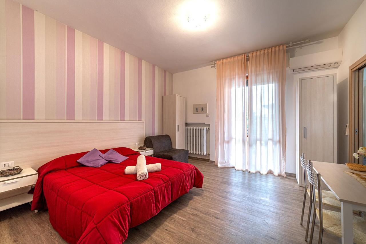 B&B Villa Montreux Ріміні Екстер'єр фото