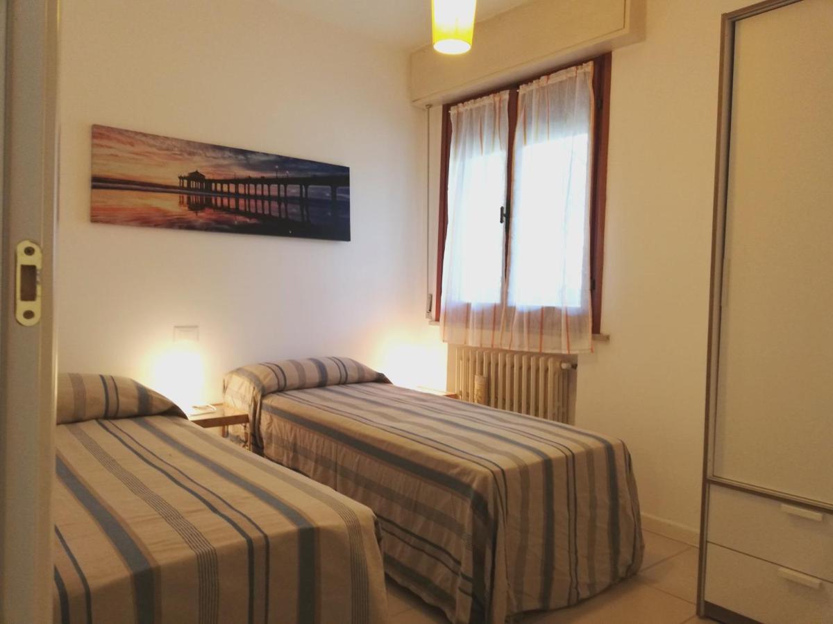 B&B Villa Montreux Ріміні Екстер'єр фото